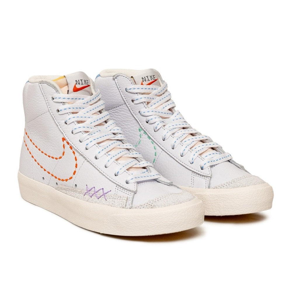 Nike Blazer Mid 77 in white/safety orange/lilac
